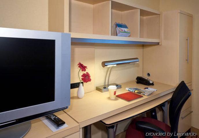 ホテル タウンプレース スイーツ ジャクソンビル 部屋 写真
